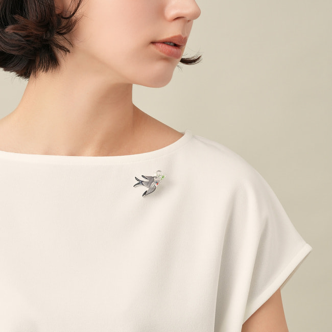 黒蝶貝 ツバメ ブローチ