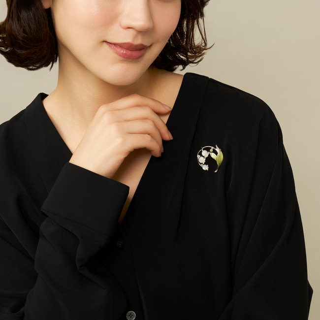 《STORY4月号掲載》白蝶貝 すずらん ブローチ