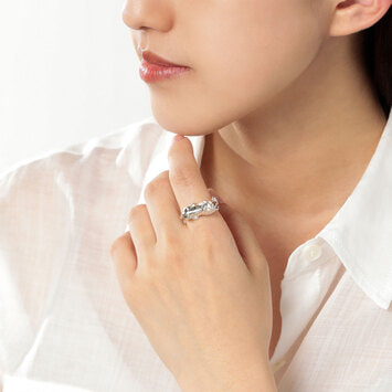 S♡Jewelryshop様【2053】ライオン台座(大)  白 VDSR3508__SI 【旭山動物園応援企画】ライオン(父/オリト