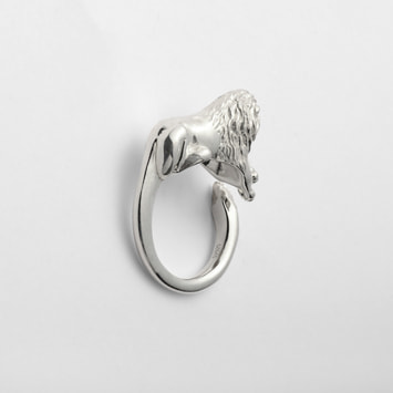 S♡Jewelryshop様【2053】ライオン台座(大)  白 VDSR3508__SI 【旭山動物園応援企画】ライオン(父/オリト