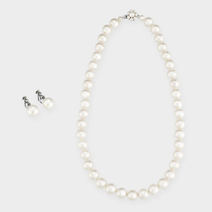 天然石系アクセサリーまとめ売り~ヴァンドーム、monet、パールあり~ 貝パールネックレス/イヤリング 2点セット BOX付き